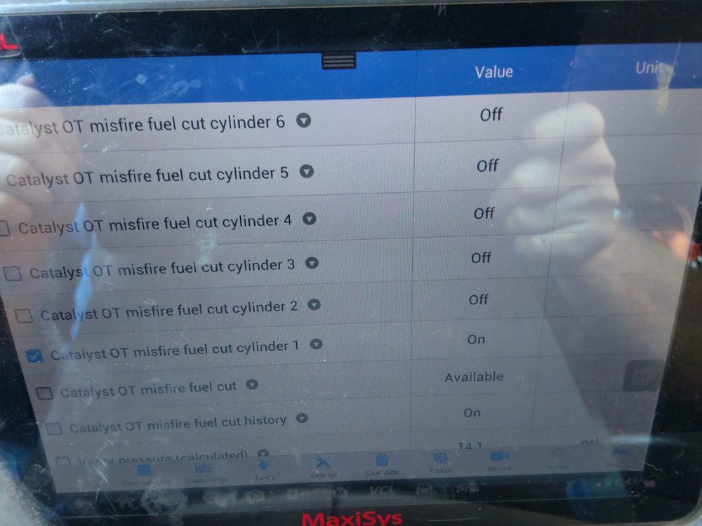 Fuel system diagnostic data captured during mobile mechanic troubleshooting